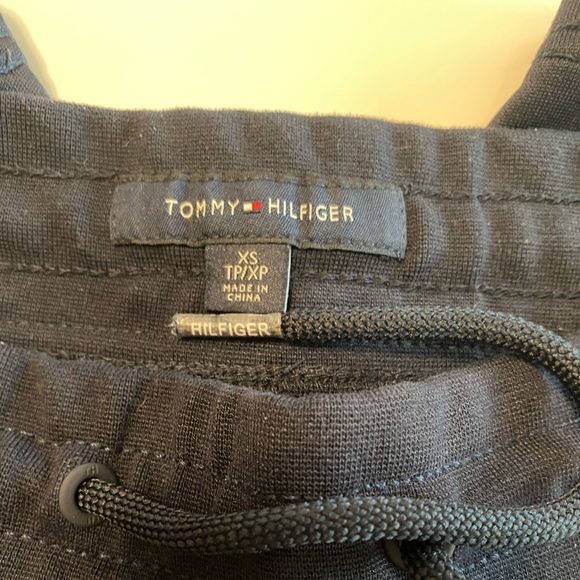 🔴Tommy Hilfiger Sweat Shorts Jogger Tape Navy Red - Picture 3 of 3